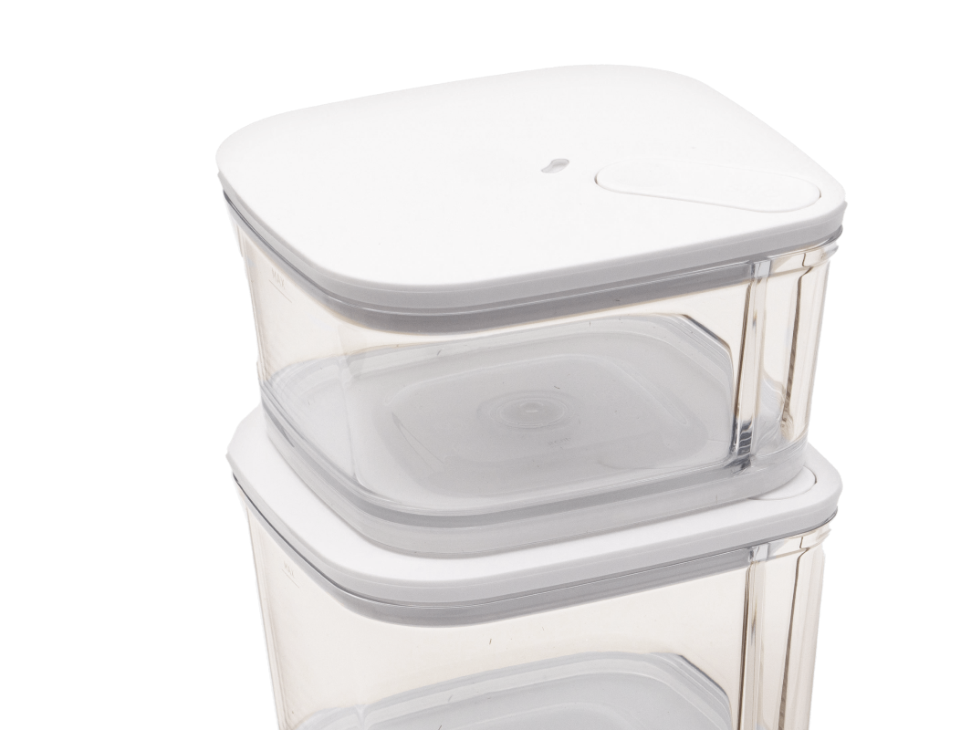 Baby bottle-grade Tritan™ containers
